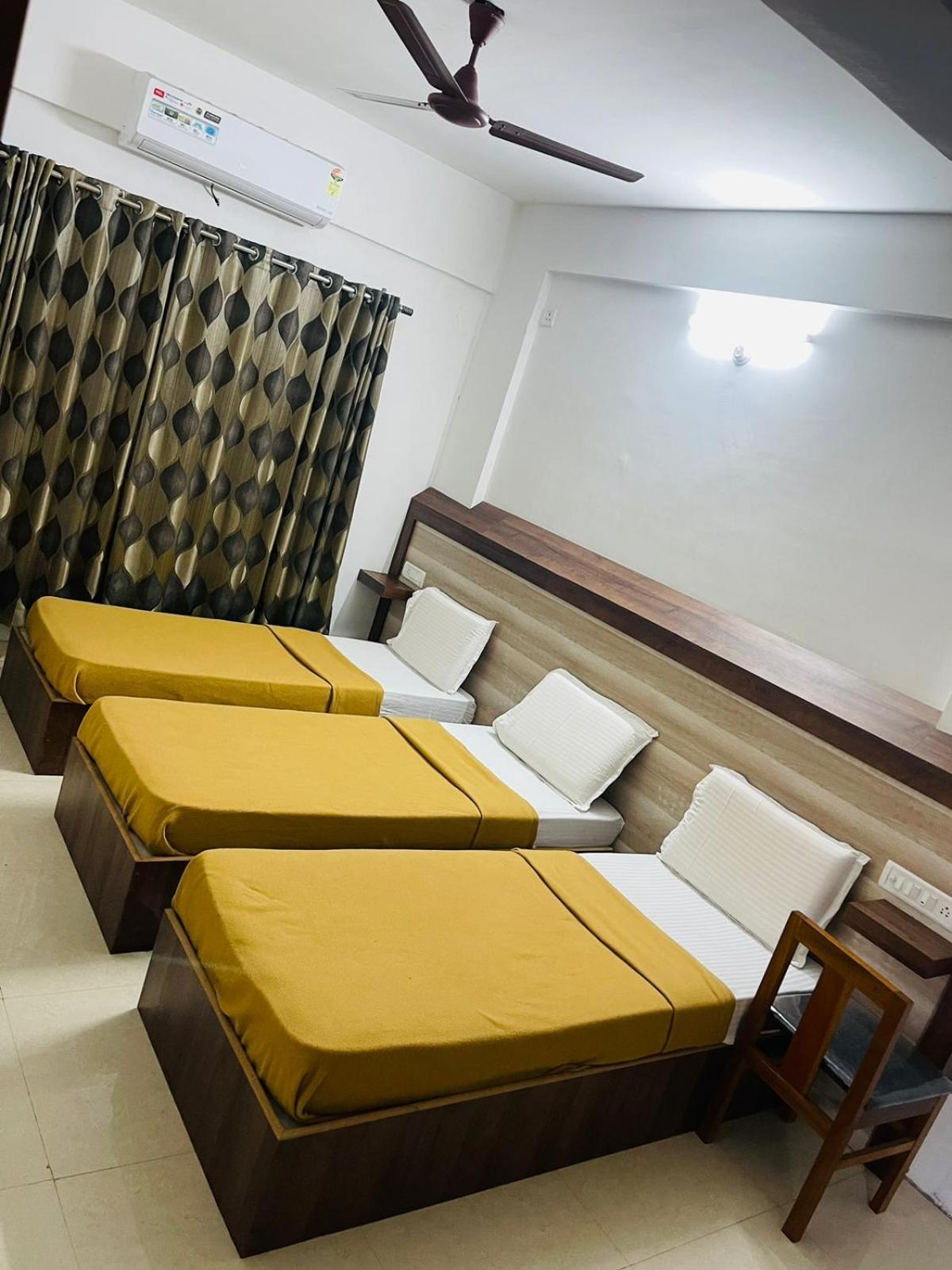 B Six Hotel Bangalore Luaran gambar