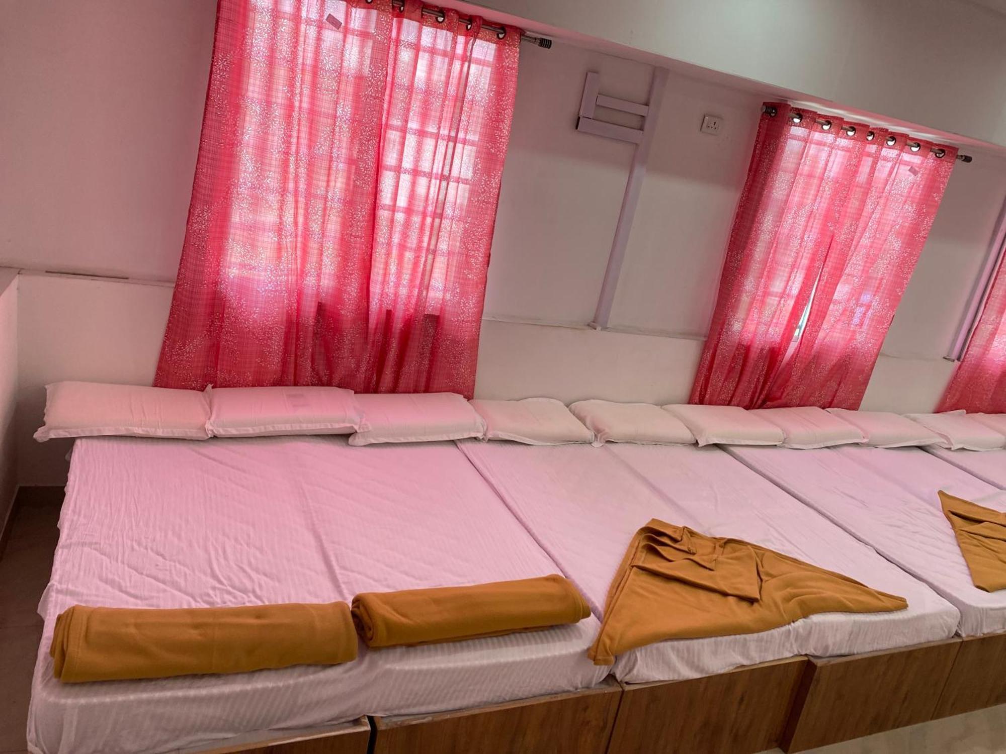 B Six Hotel Bangalore Luaran gambar