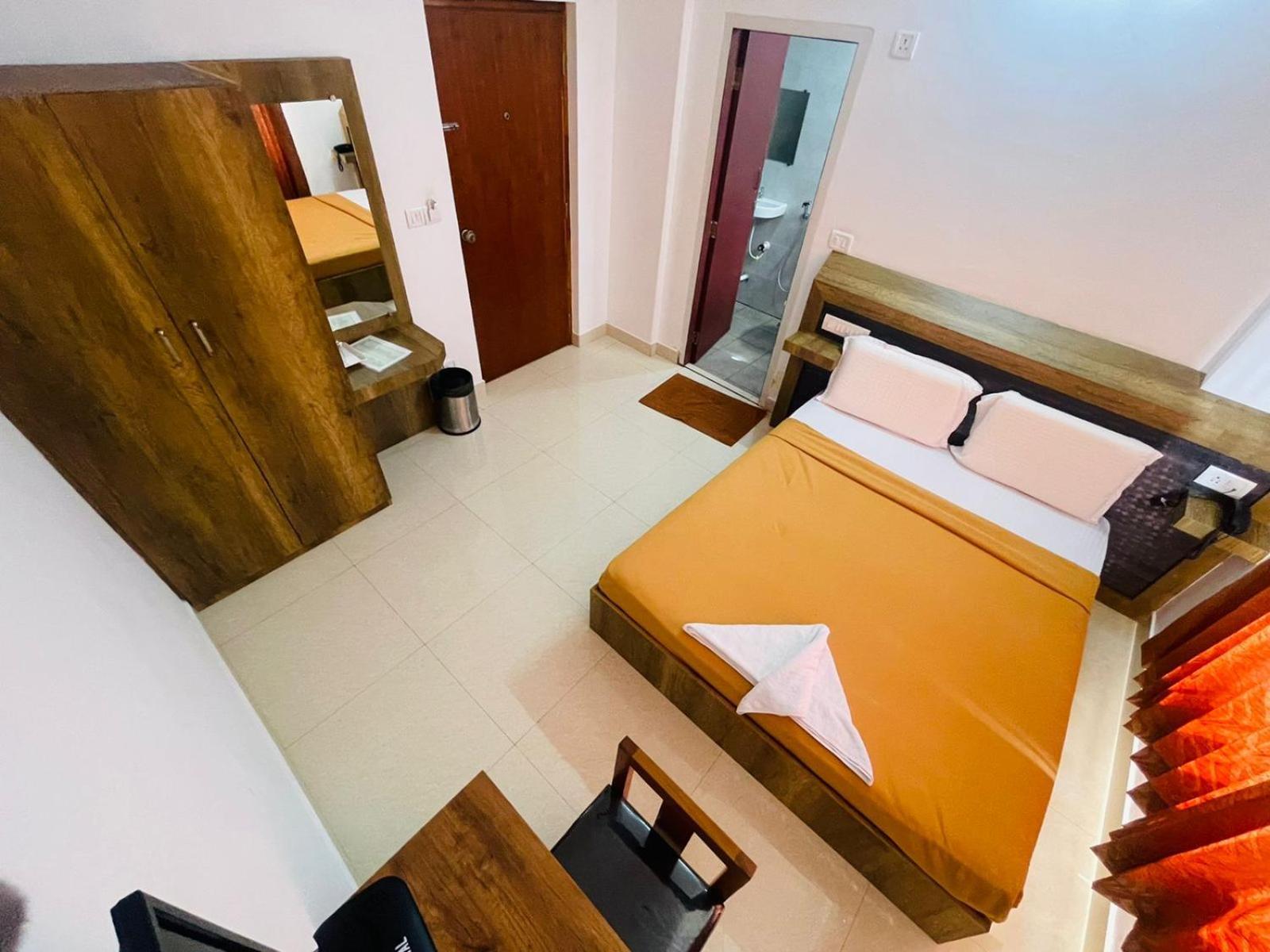 B Six Hotel Bangalore Luaran gambar