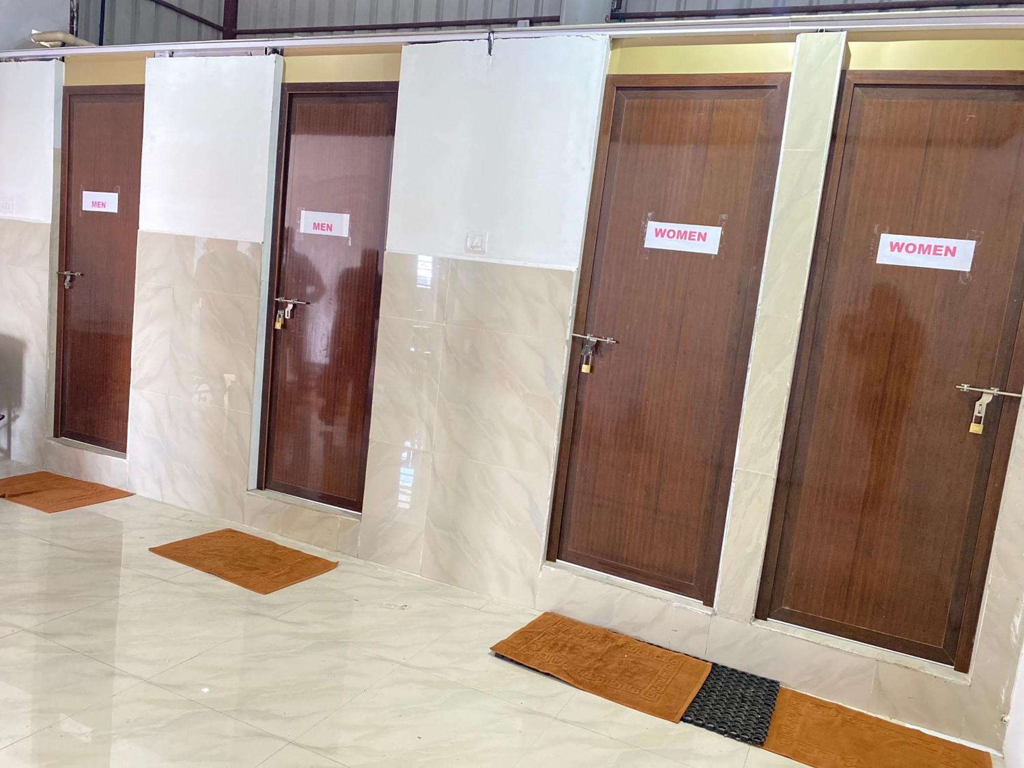 B Six Hotel Bangalore Luaran gambar
