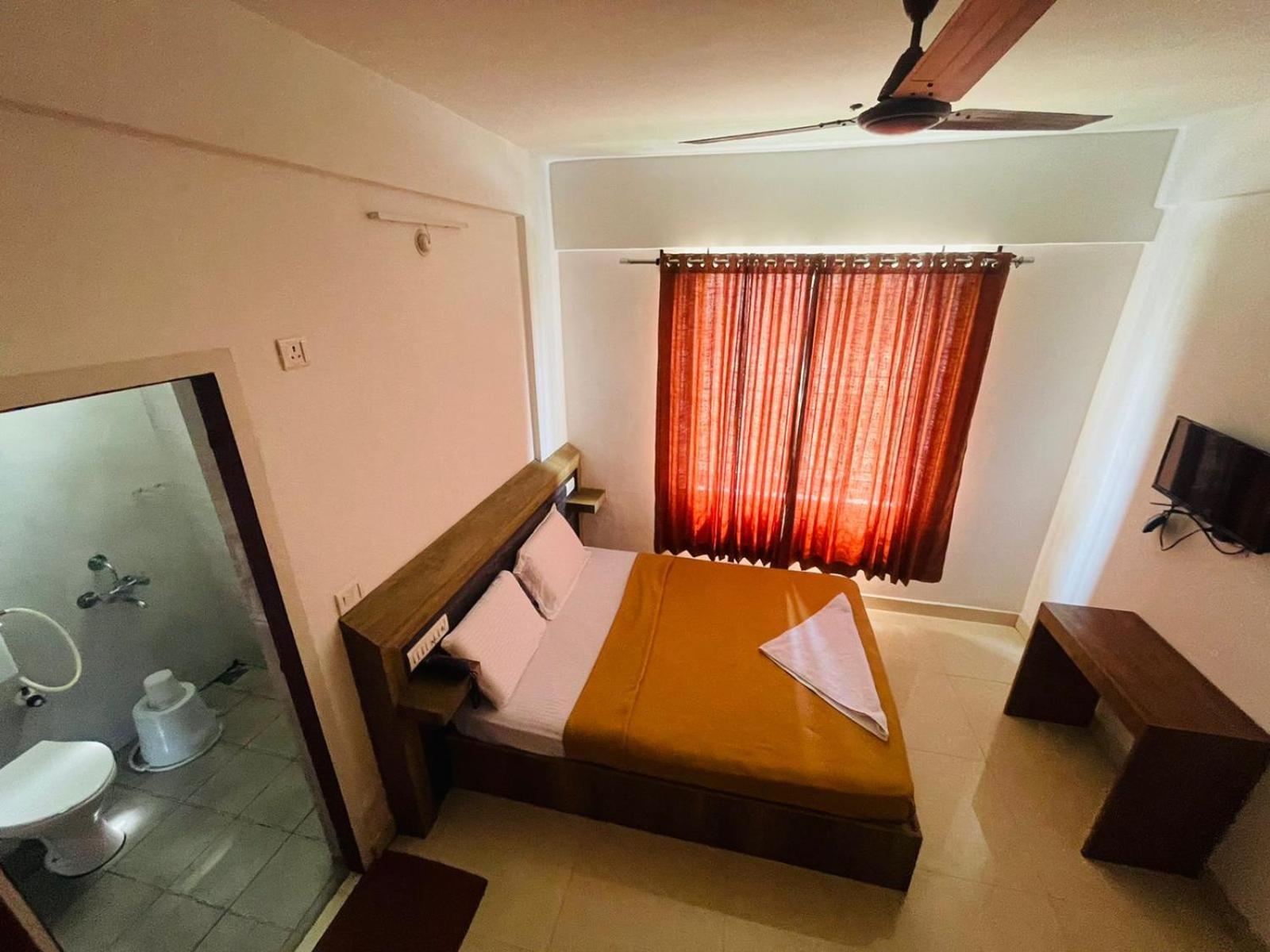 B Six Hotel Bangalore Luaran gambar