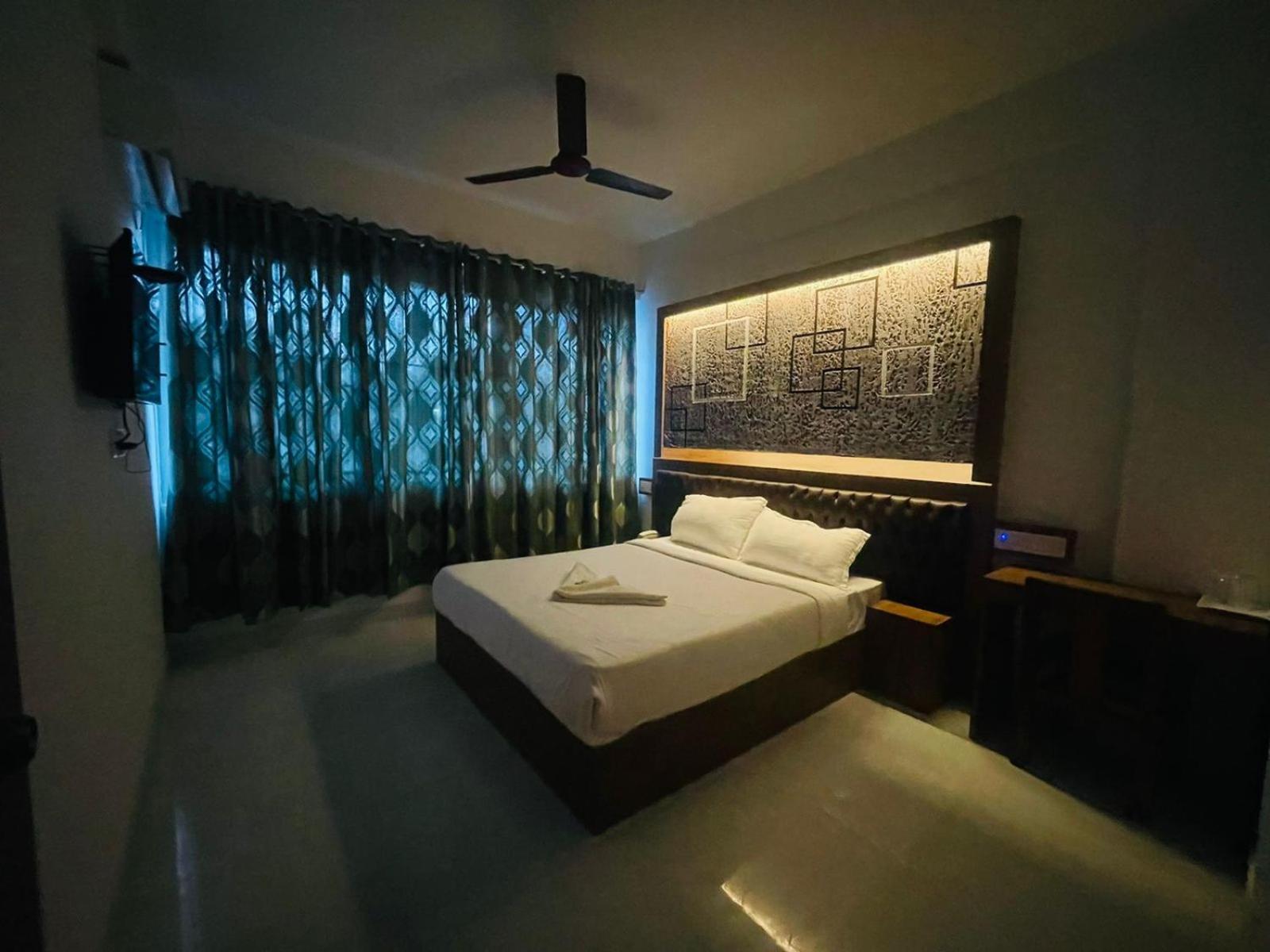 B Six Hotel Bangalore Luaran gambar
