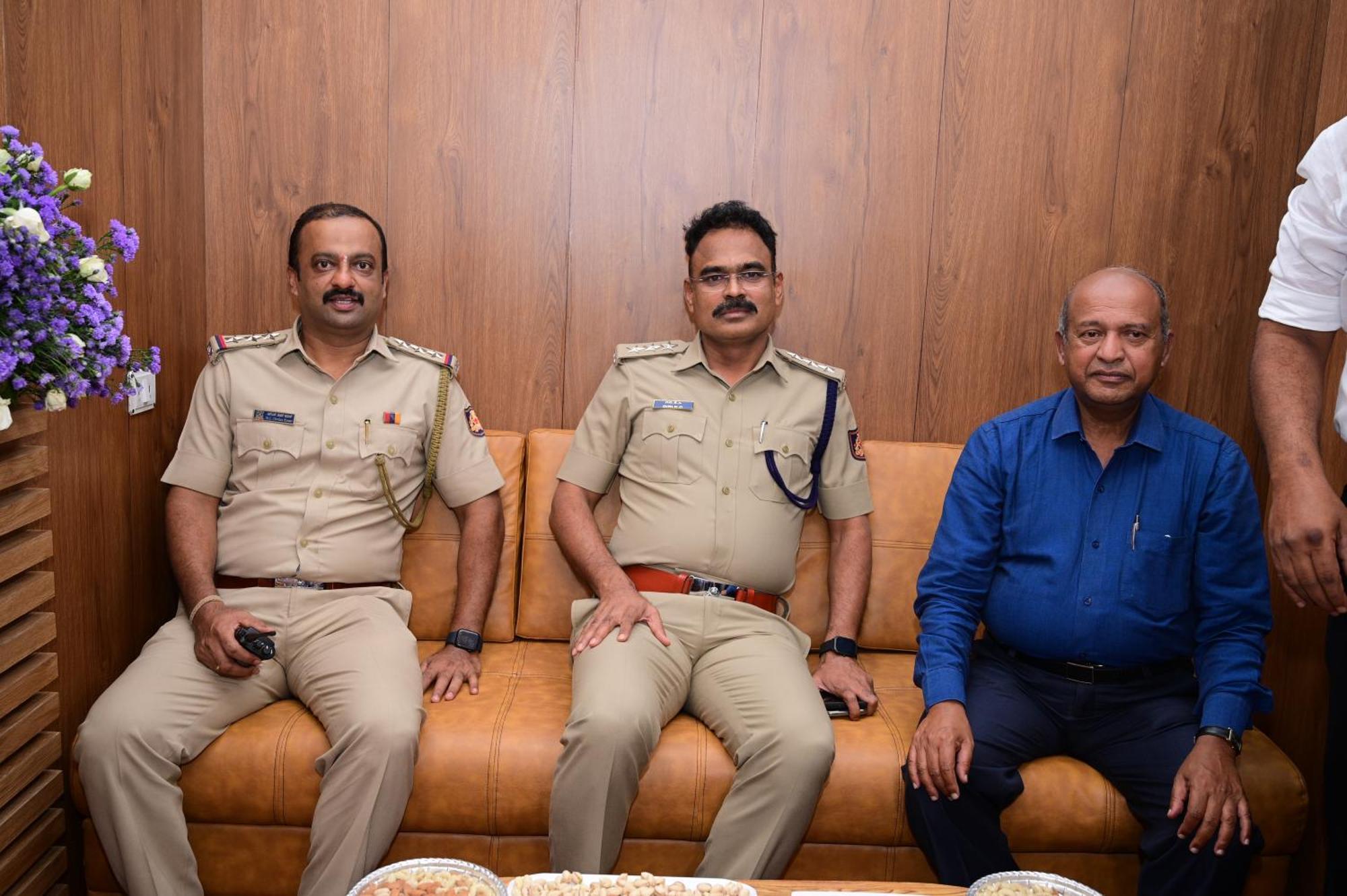 B Six Hotel Bangalore Luaran gambar