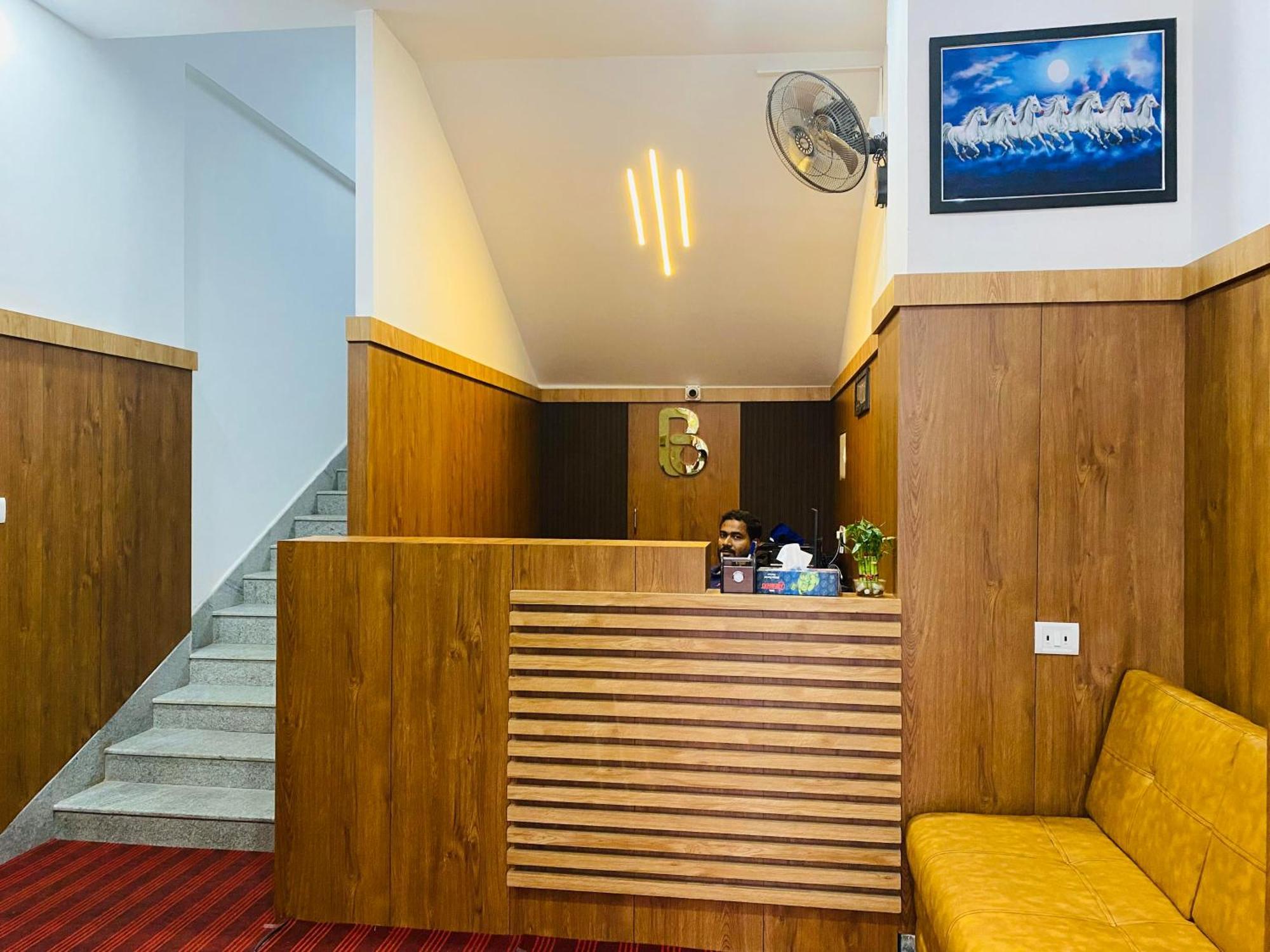 B Six Hotel Bangalore Luaran gambar