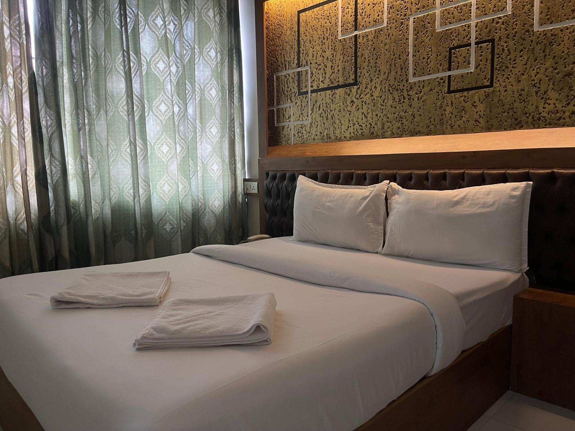 B Six Hotel Bangalore Luaran gambar