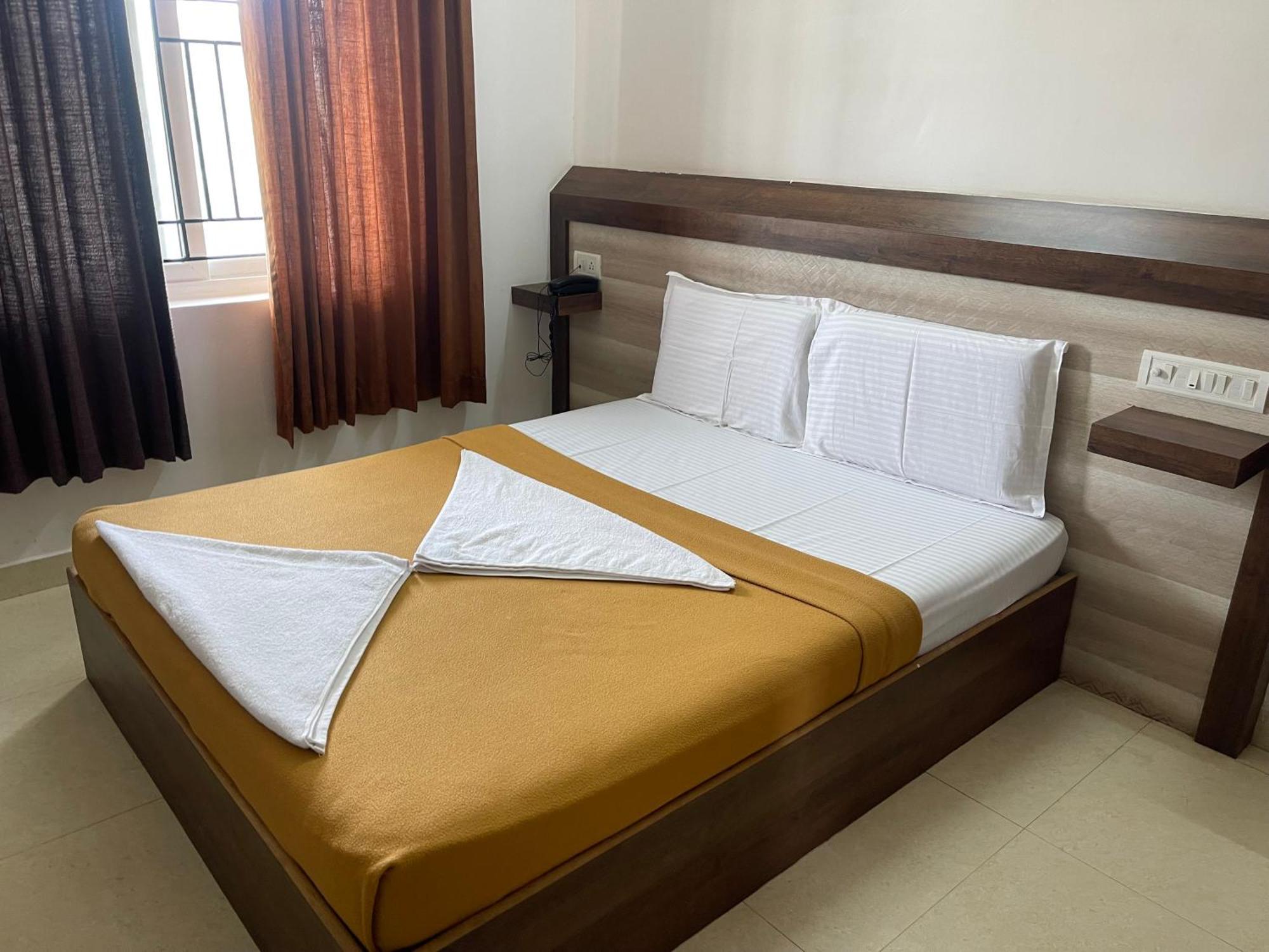 B Six Hotel Bangalore Luaran gambar