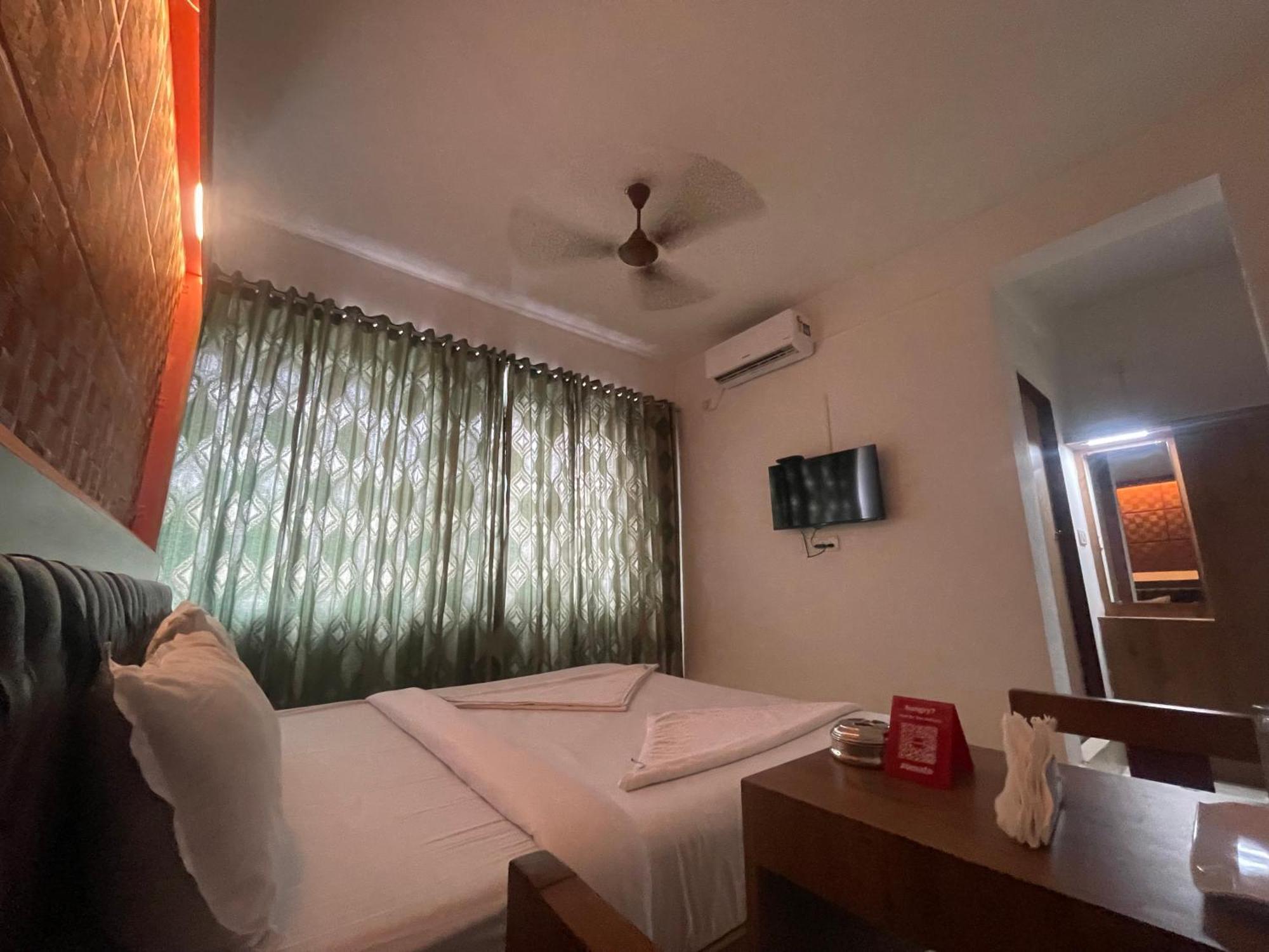 B Six Hotel Bangalore Luaran gambar